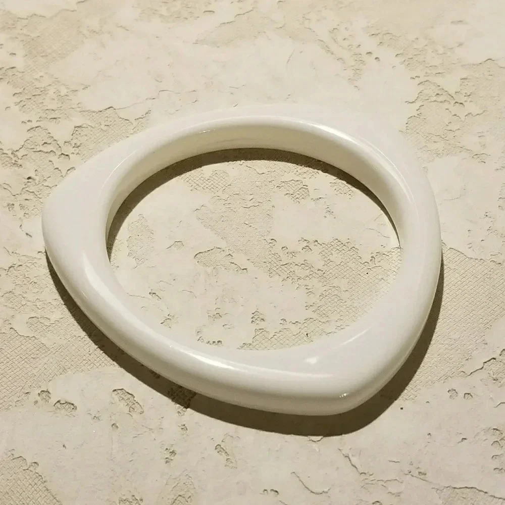 Retro 80s Lucite Triangle White Bangle Bracelet - Picture 2 of 6